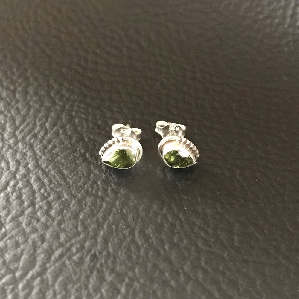 NWOT PERIDOT Pear Shaped Gemstones and 925 Sterling Silver Stud Earrings